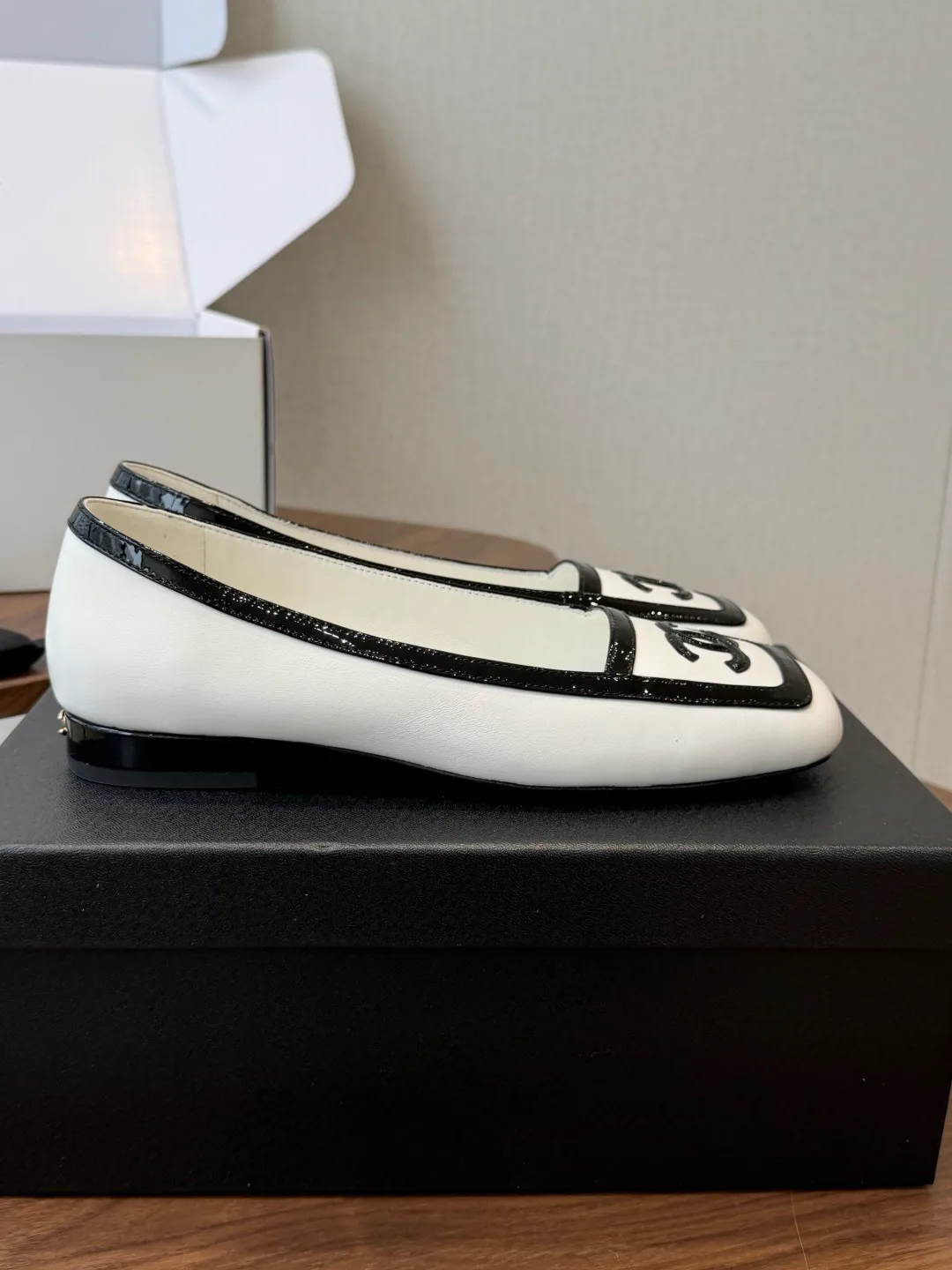 Women's Ballet Flats CHANEL 17708757