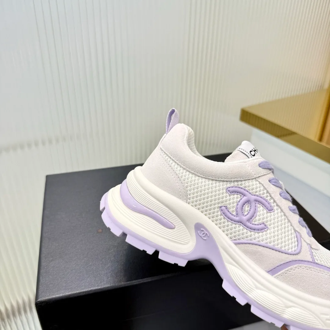 Women's Sneakers CHANEL 18366998