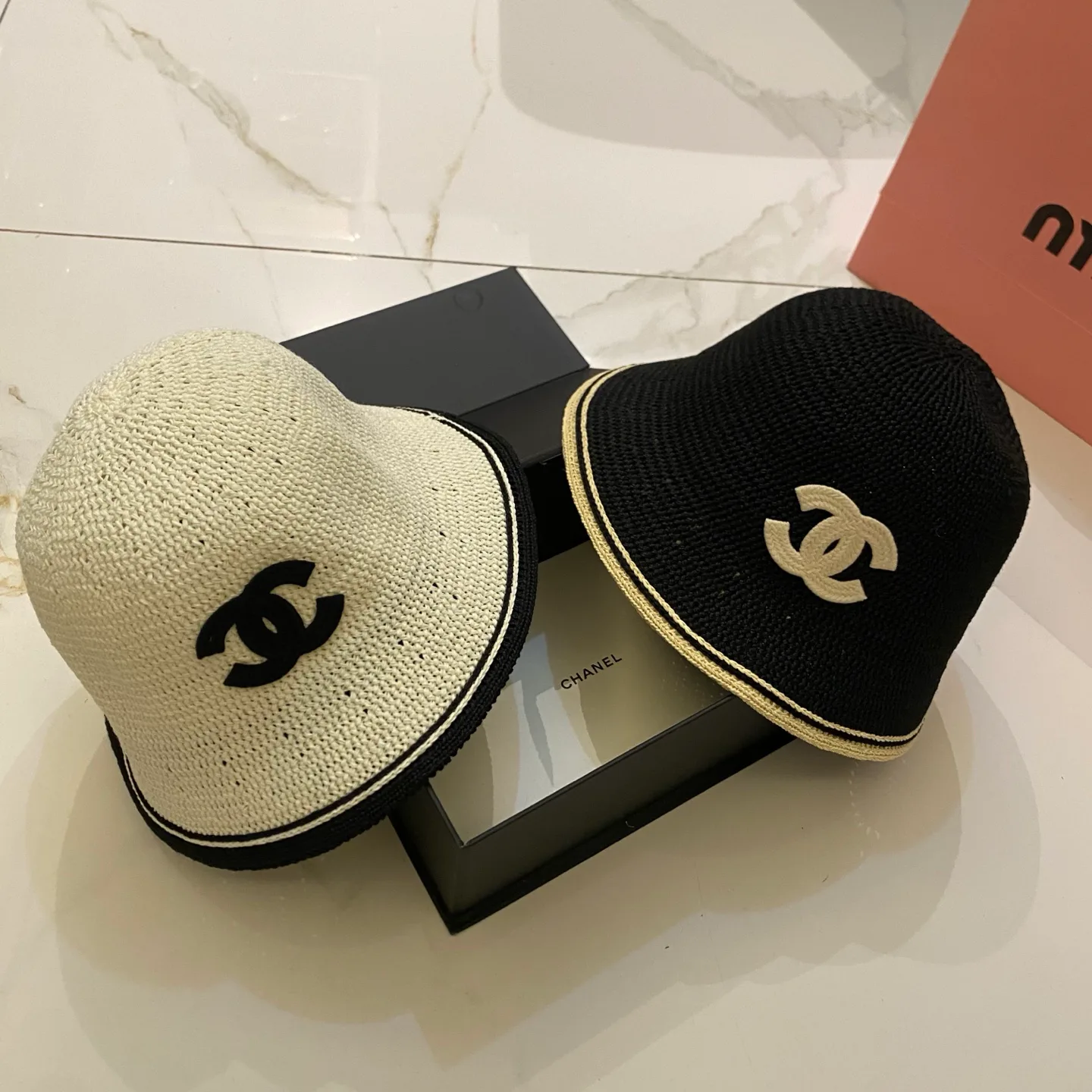 Hats CHANEL 17498309