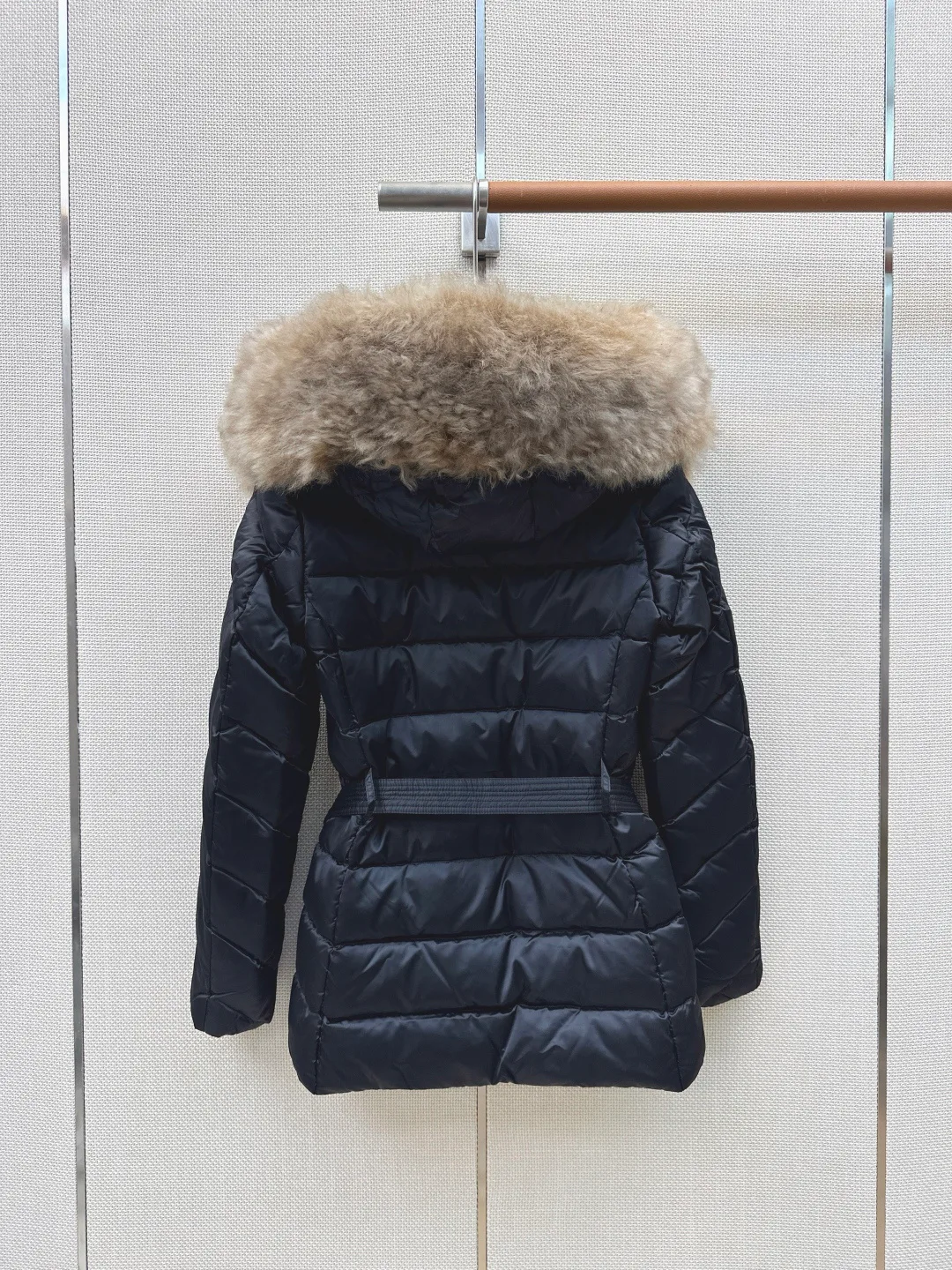 Women's Jackets And Down Jackets MONCLER 18506475