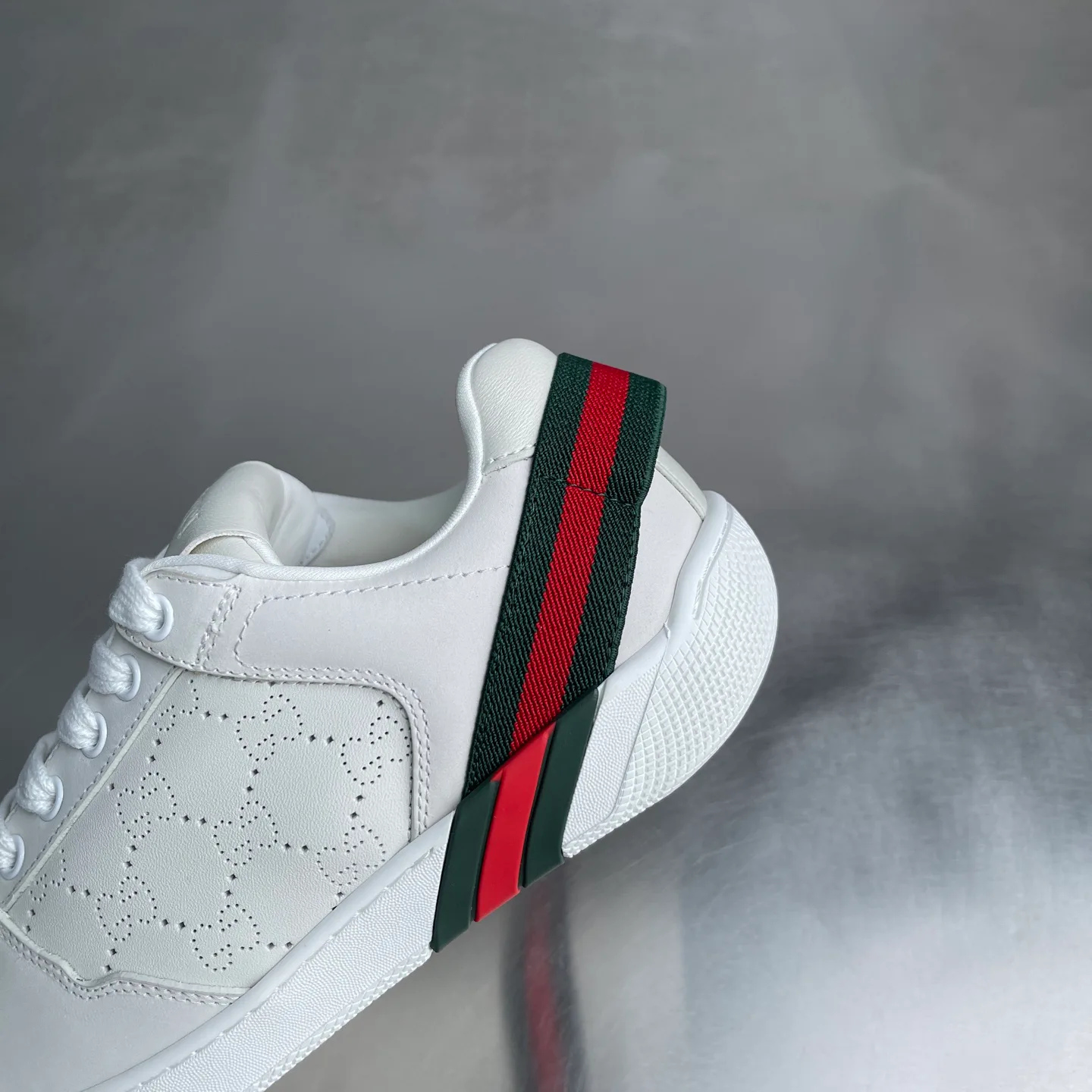 Women's Sneakers GUCCI 18535746