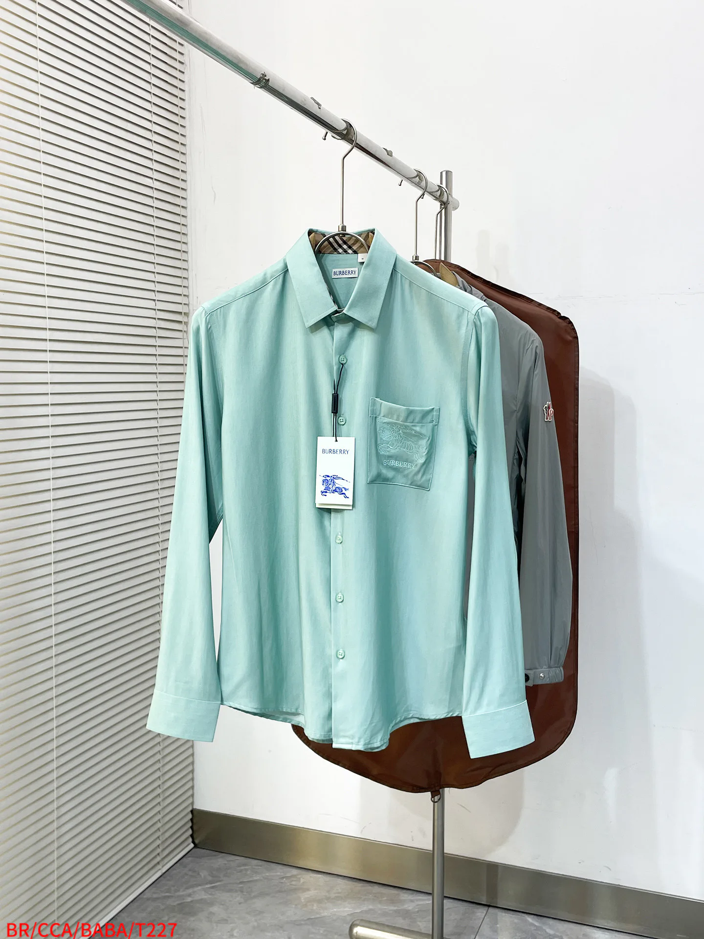 Men's Shirts BURBERRY 17685292