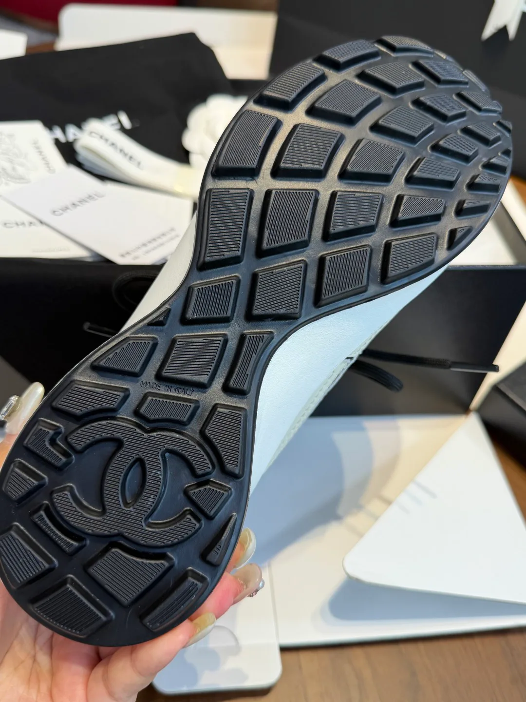 Women's Sneakers CHANEL 18067087