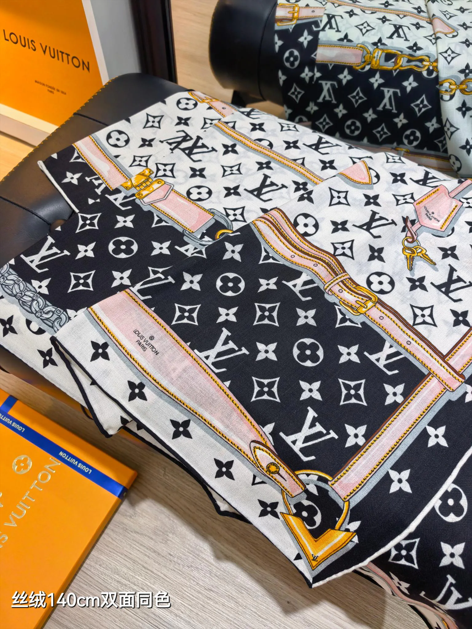 Silk Scarves LOUIS VUITTON 17991874