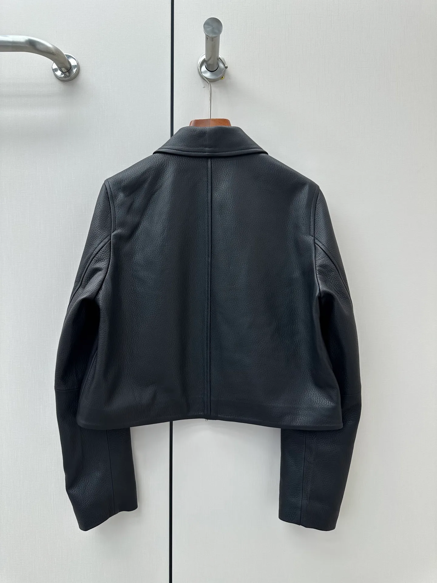 Women's Leather Jackets And Sheepskin Coats HERMES 17500813