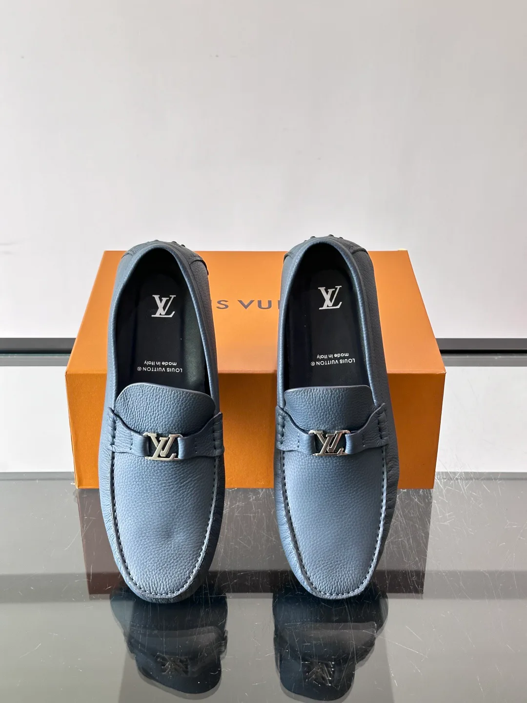 Men's Loafers And Dress Shoes LOUIS VUITTON 17646134