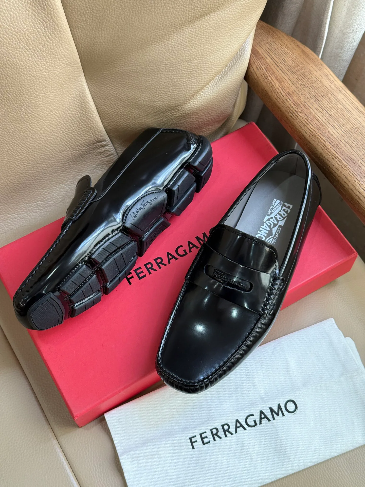 Men's Loafers And Dress Shoes SALVATORE FERRAGAMO 18117116