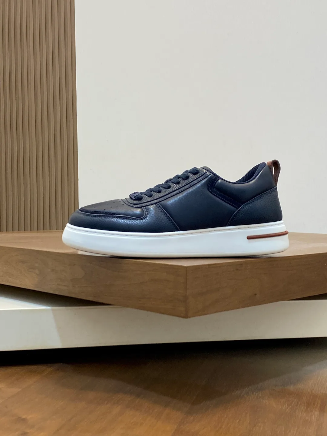 Men's Sneakers LORO PIANA 18079041