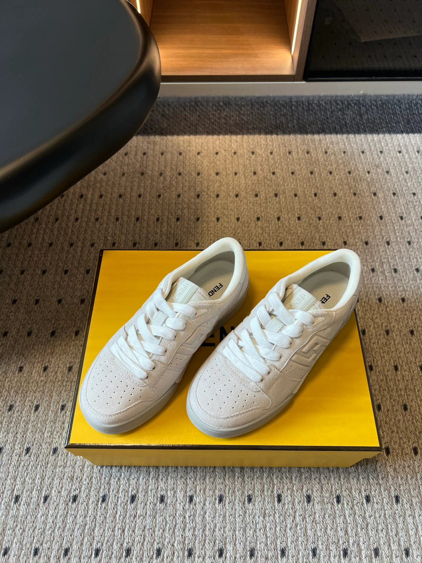 Women's Sneakers FENDI 17838121
