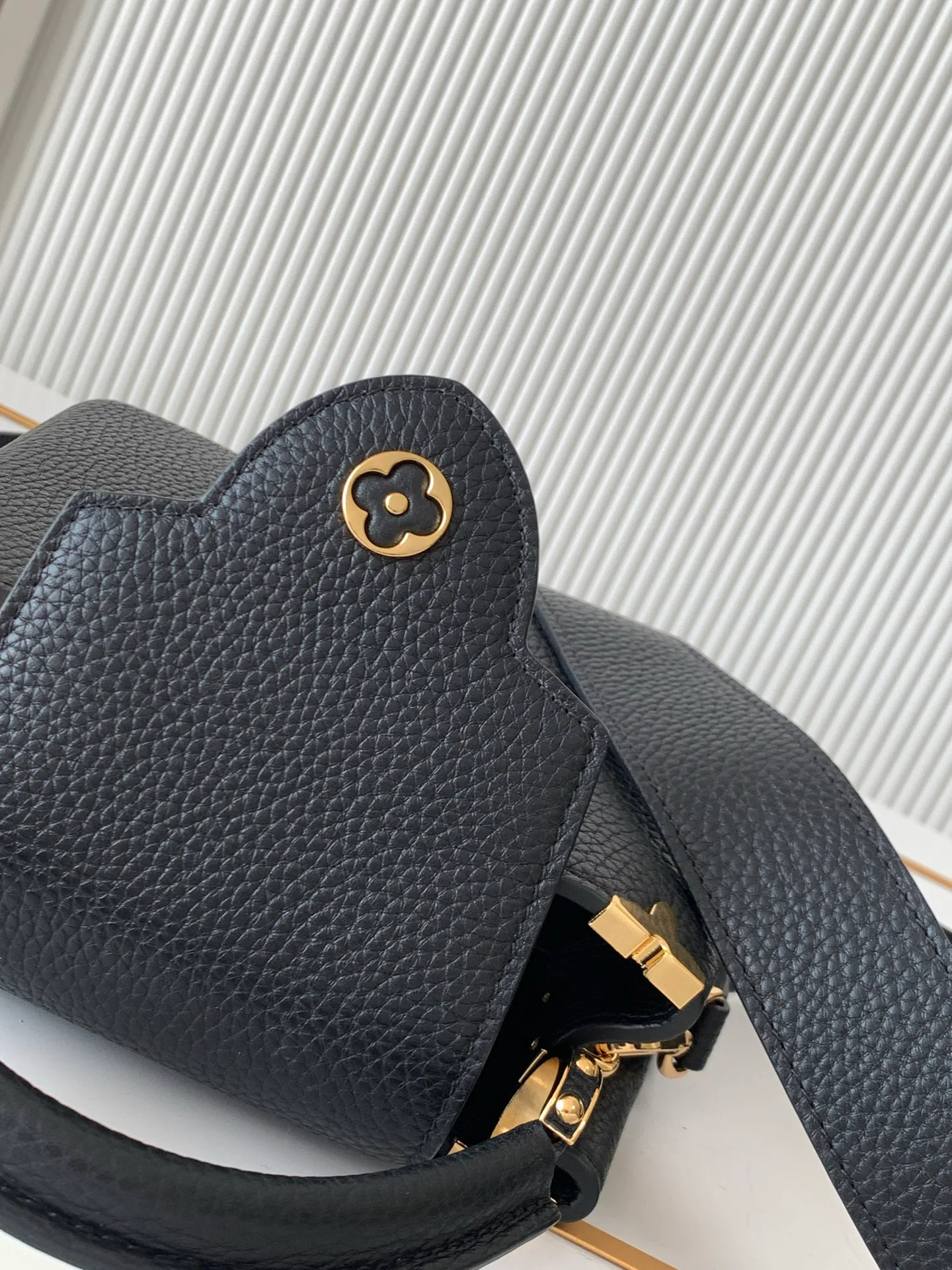 Women's Classic Handbags LOUIS VUITTON 17802975