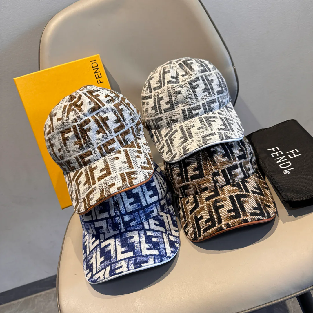 Hats FENDI 18105231