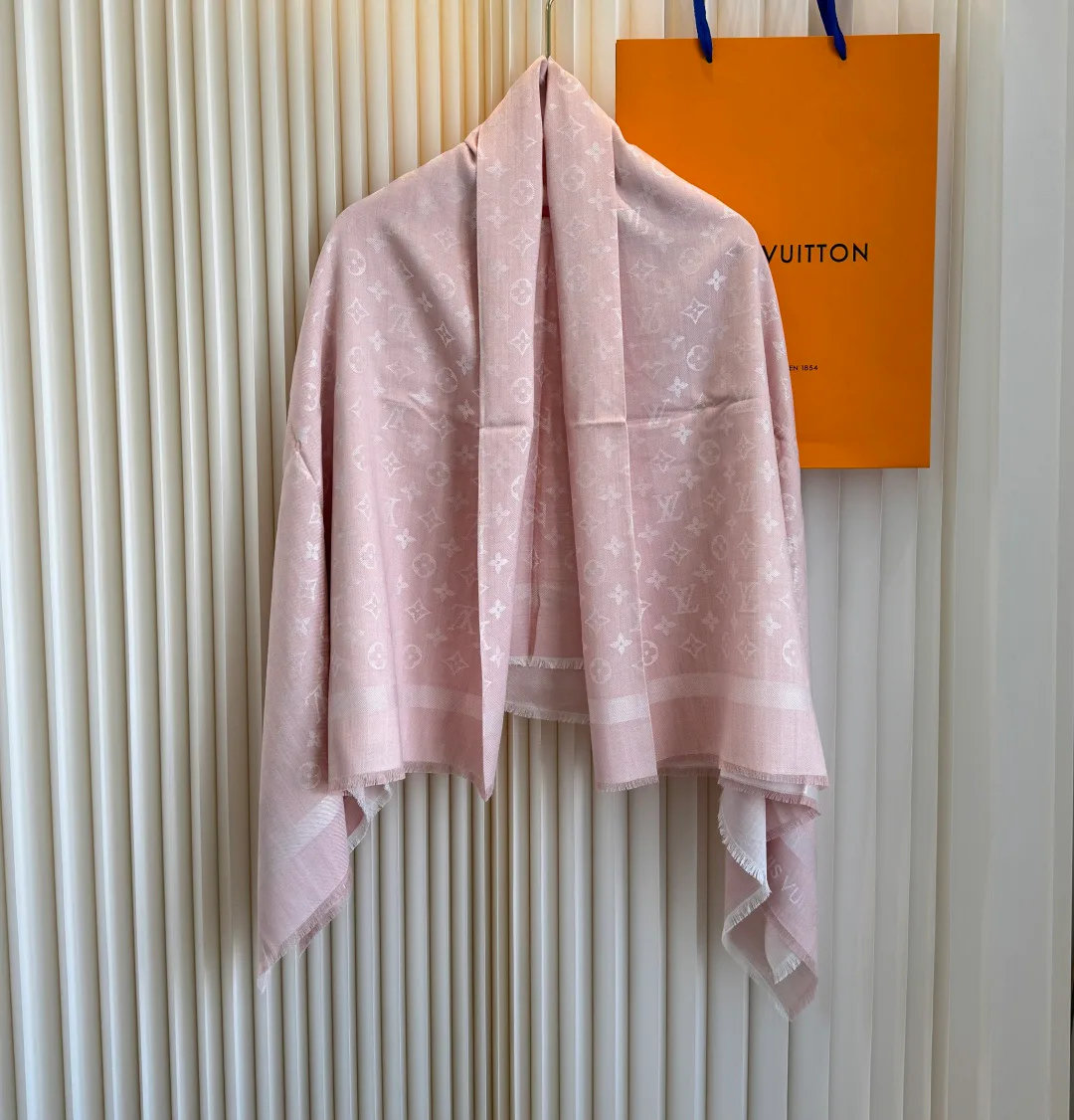 Scarves LOUIS VUITTON 17935859