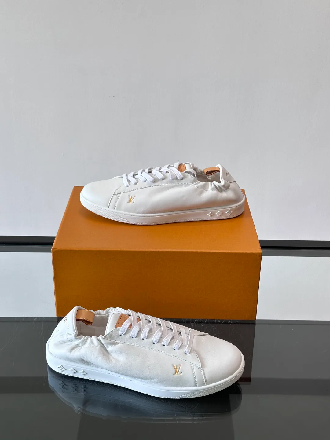 Men's Sneakers LOUIS VUITTON 18263693