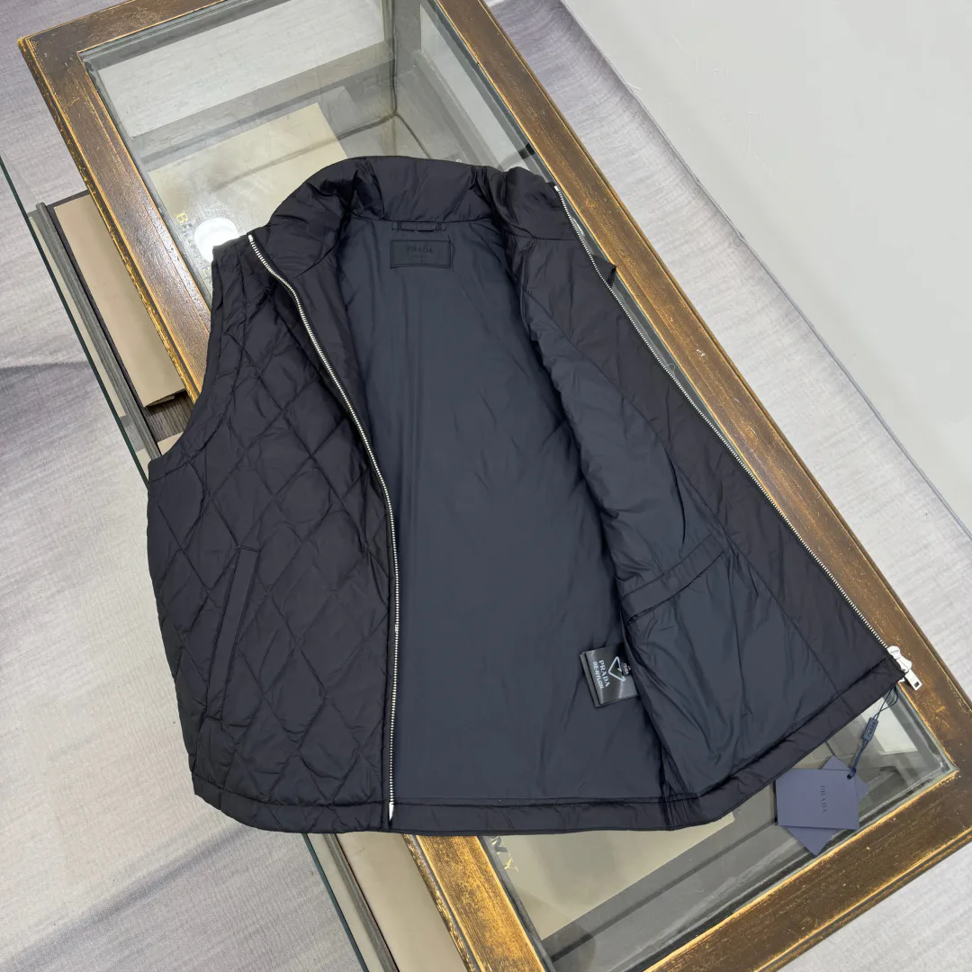 Men's Vests PRADA 18001996