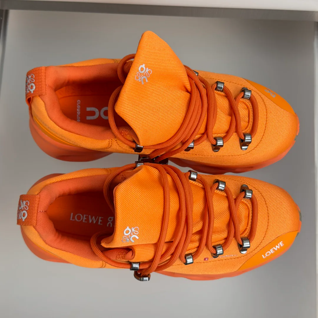Women's Sneakers LOEWE 18311508