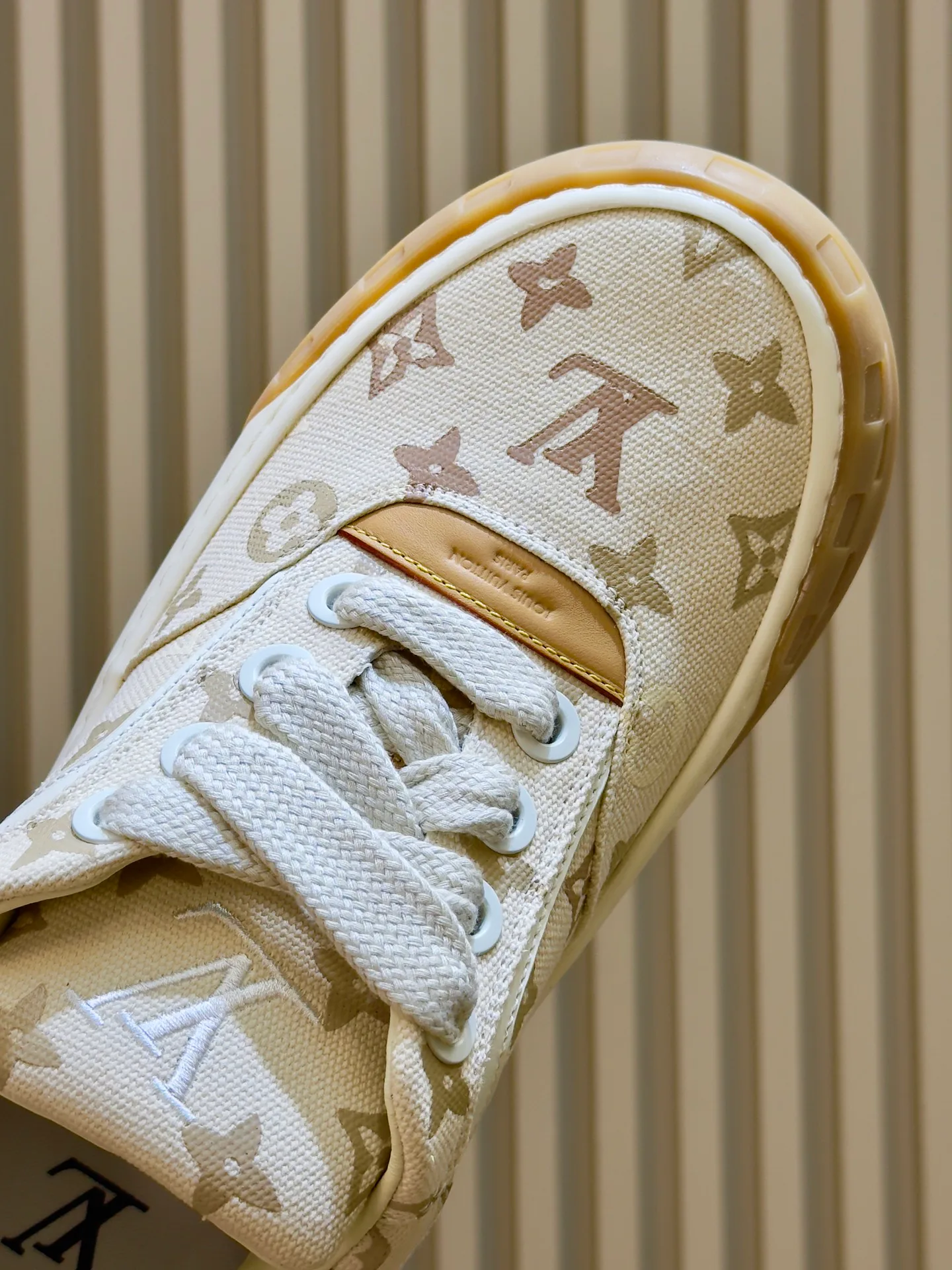 Men's Sneakers LOUIS VUITTON 18073515