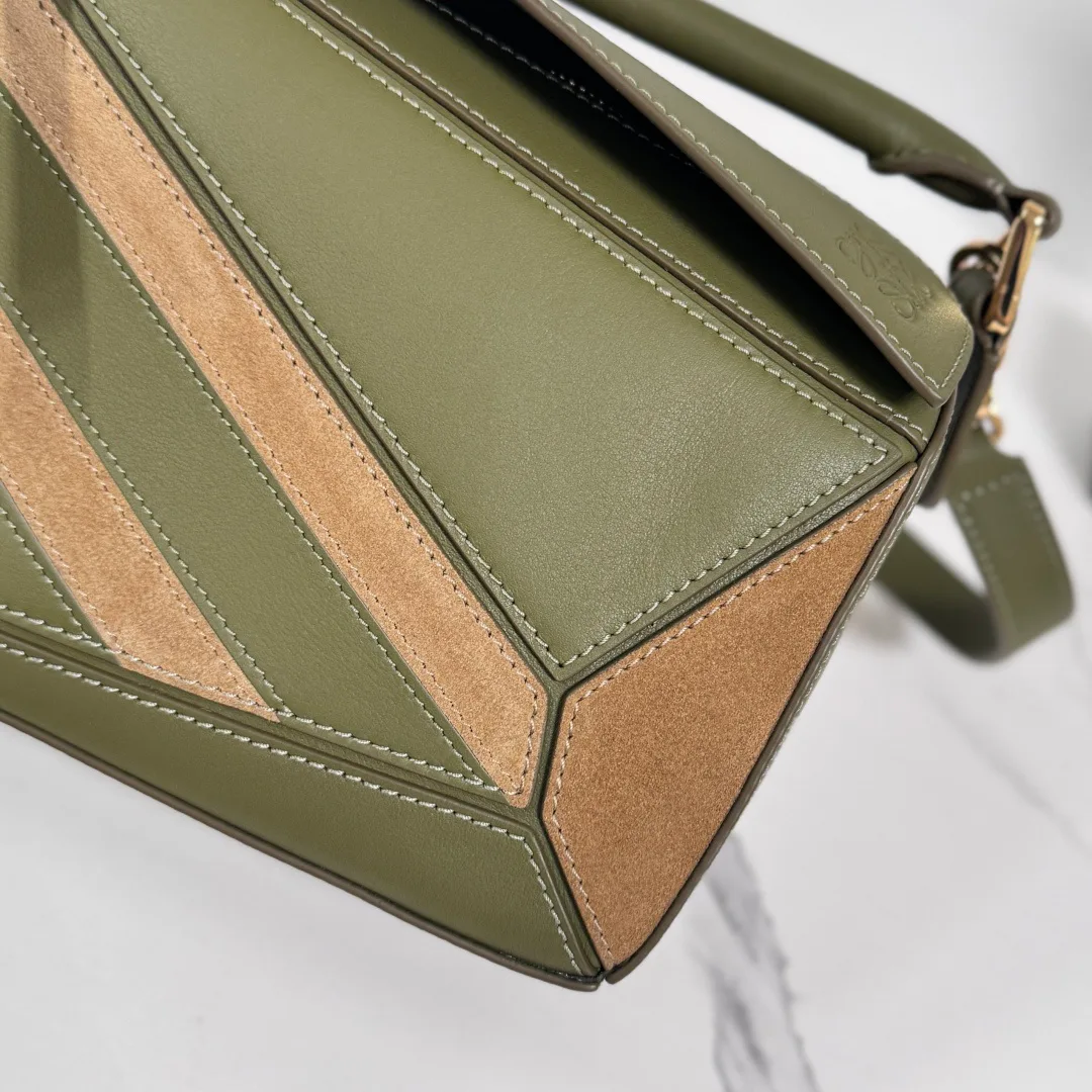 Классические Сумки Женские Loewe 18634788