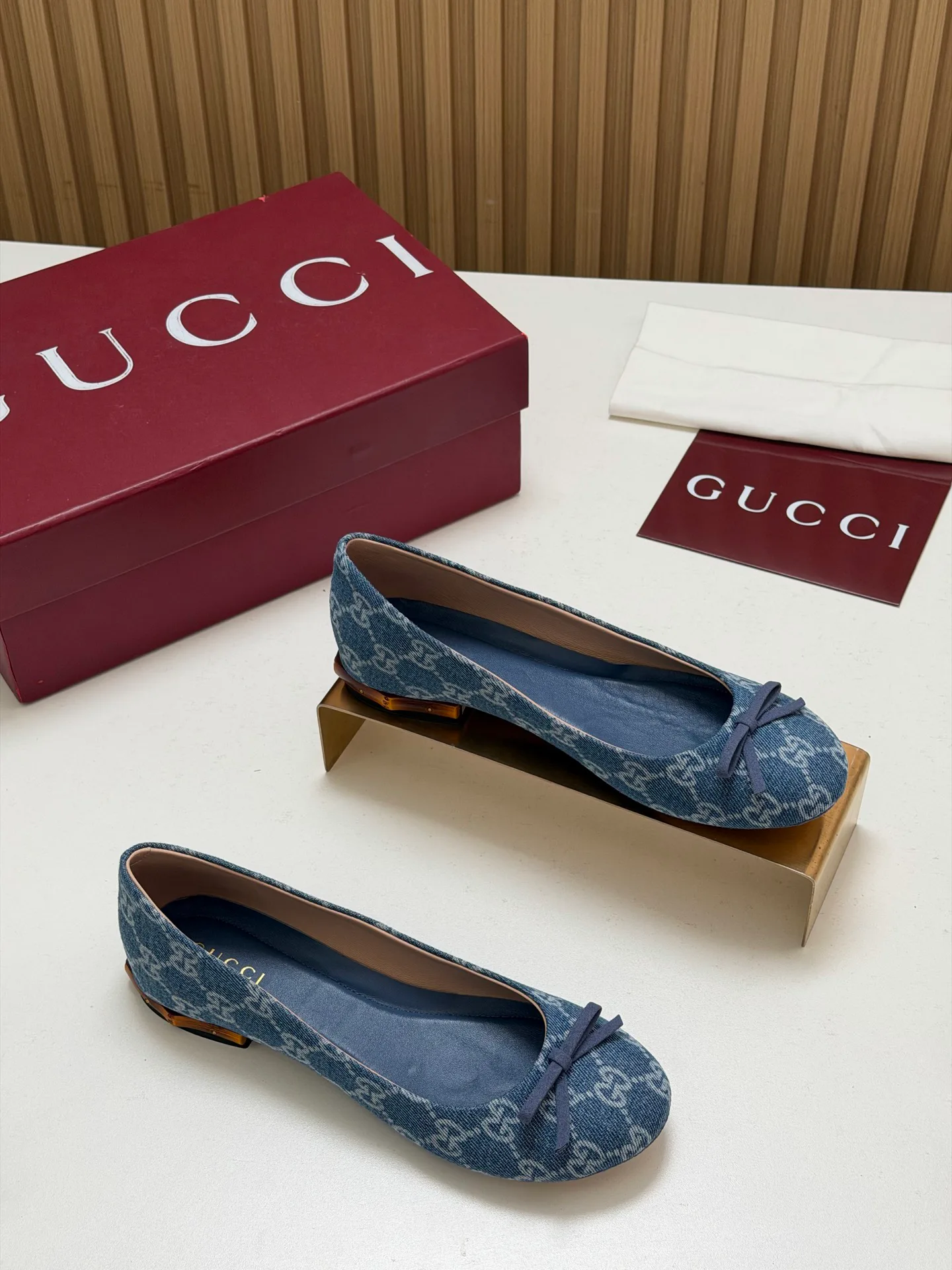 Women's Ballet Flats GUCCI 18396256
