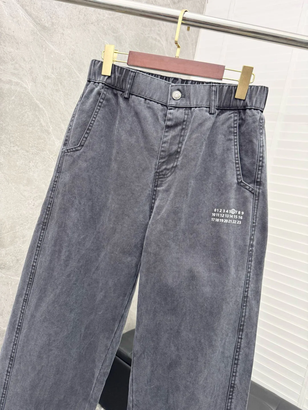 Men's Trousers MAISON MARGIELA 17942111