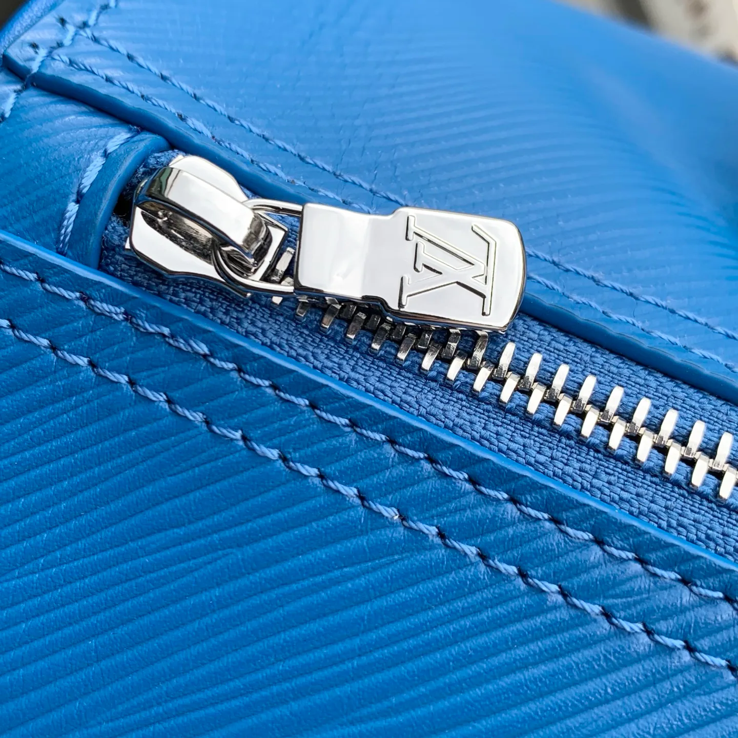 Women's Classic Handbags LOUIS VUITTON 18147549