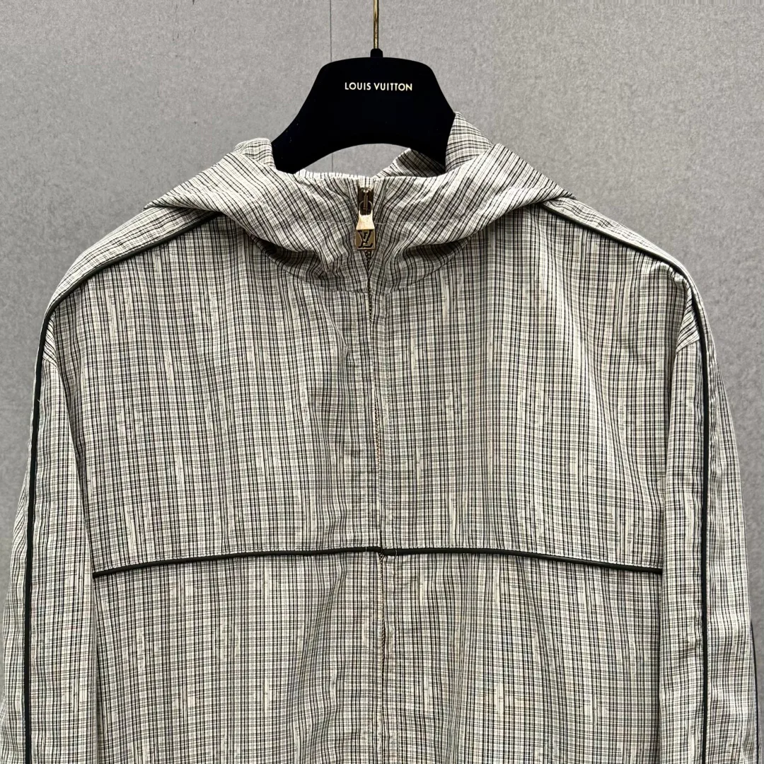 Men's Jackets And Down Jackets LOUIS VUITTON 17081696