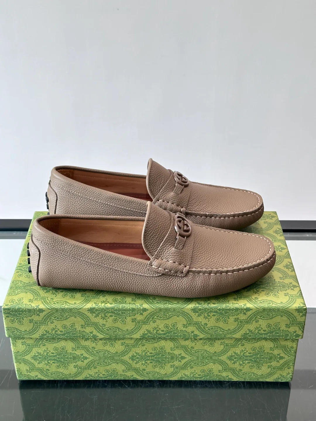 Men's Loafers And Dress Shoes GUCCI 17588558