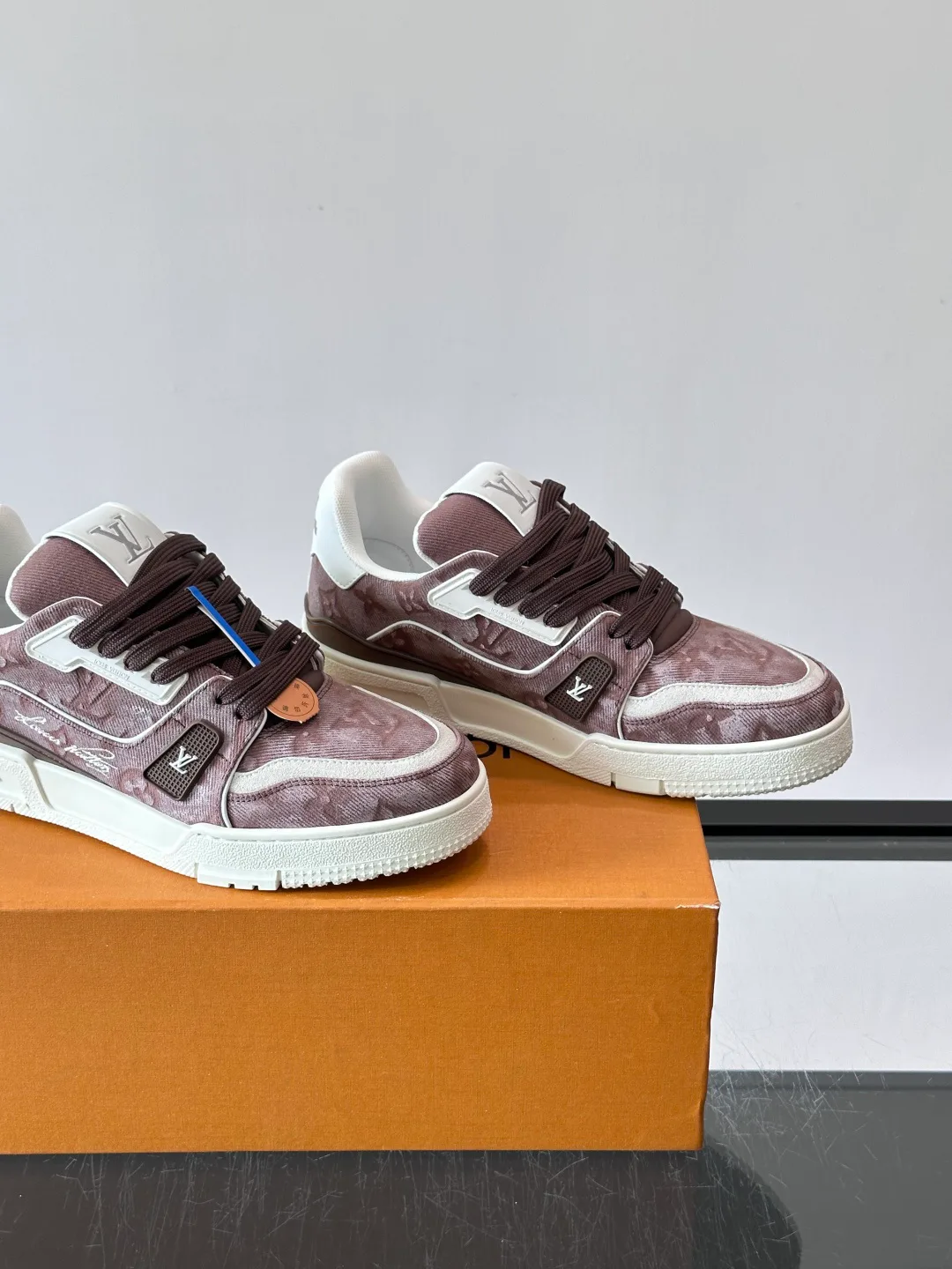 Men's Sneakers LOUIS VUITTON 17638792