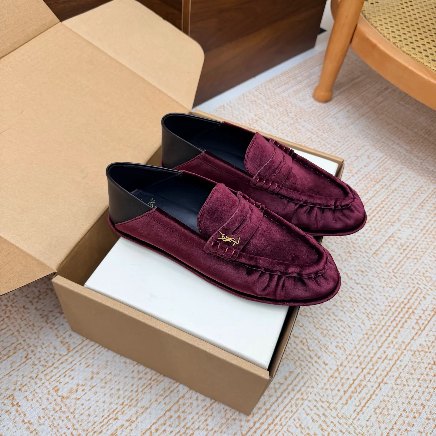 Women's Loafers And Moccasins SAINT LAURENT 18104190