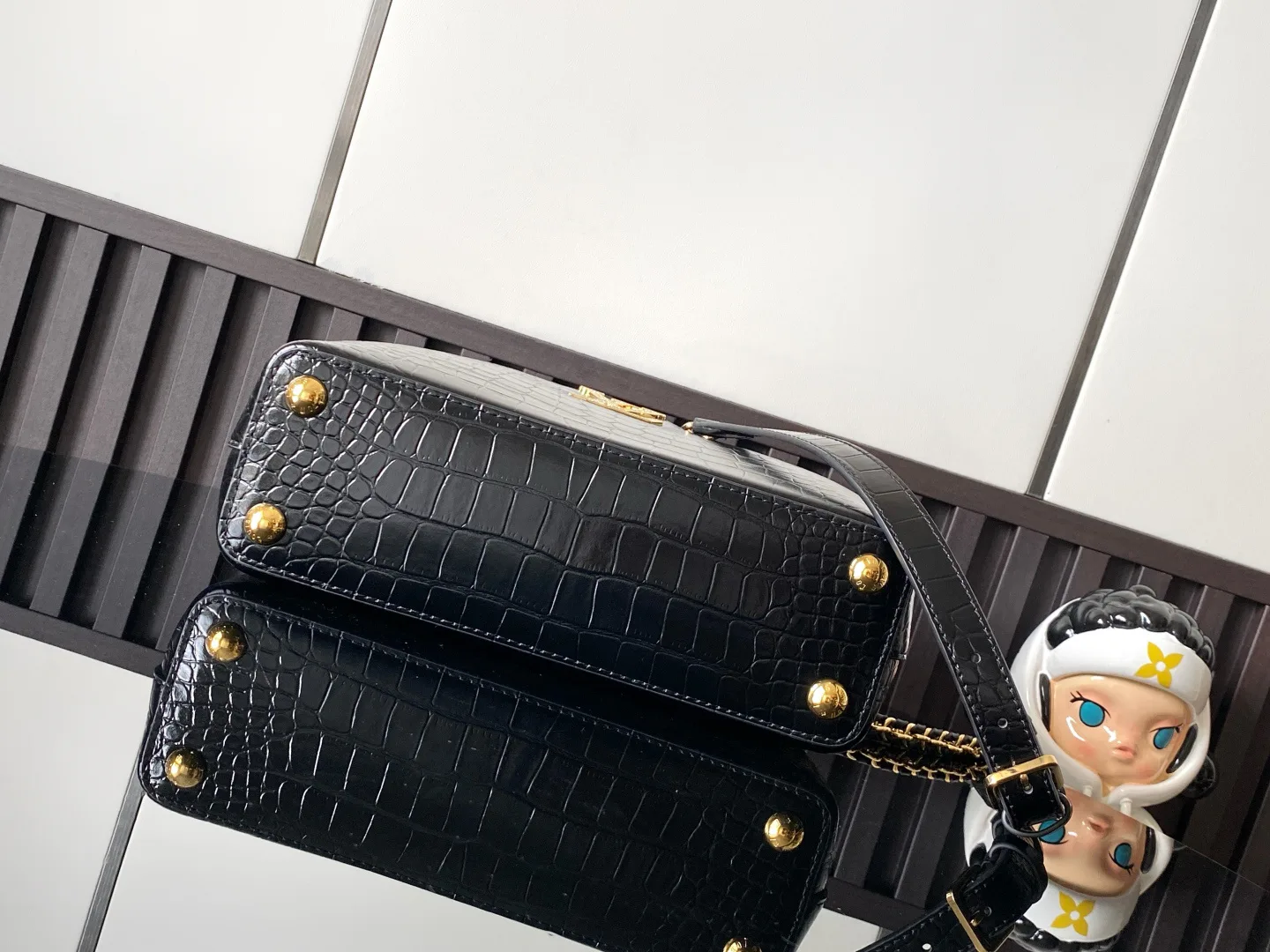Women's Classic Handbags LOUIS VUITTON 18019351