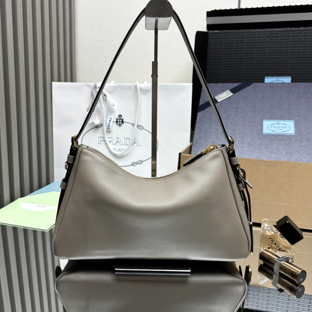 Women's Classic Handbags PRADA 18323051