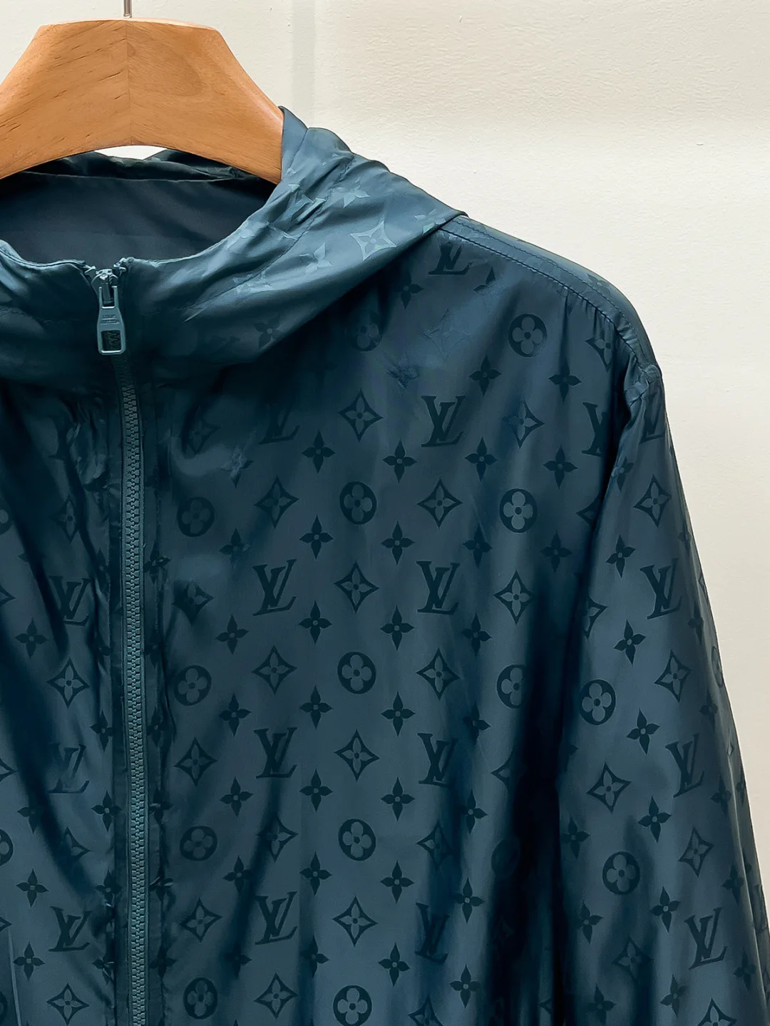 Men's Jackets And Down Jackets LOUIS VUITTON 18499130