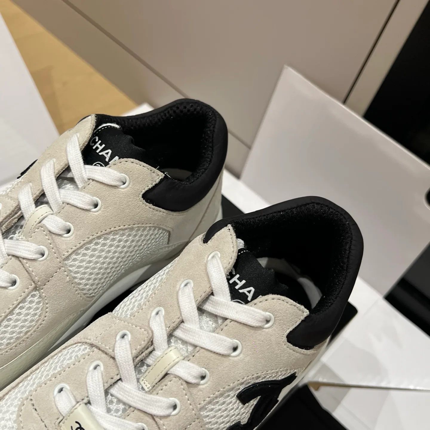 Women's Sneakers CHANEL 18121530
