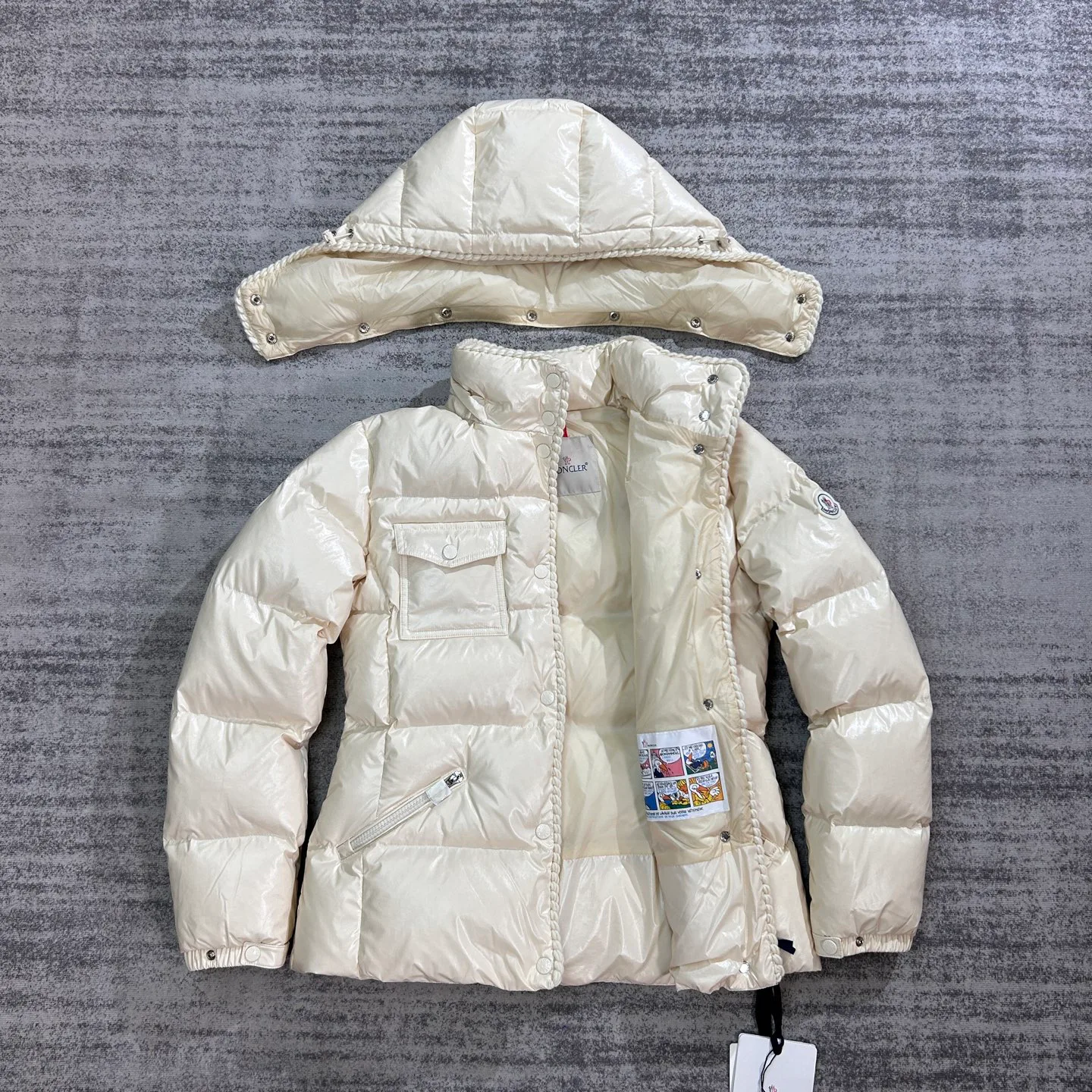 Women's Jackets And Down Jackets MONCLER 18134536