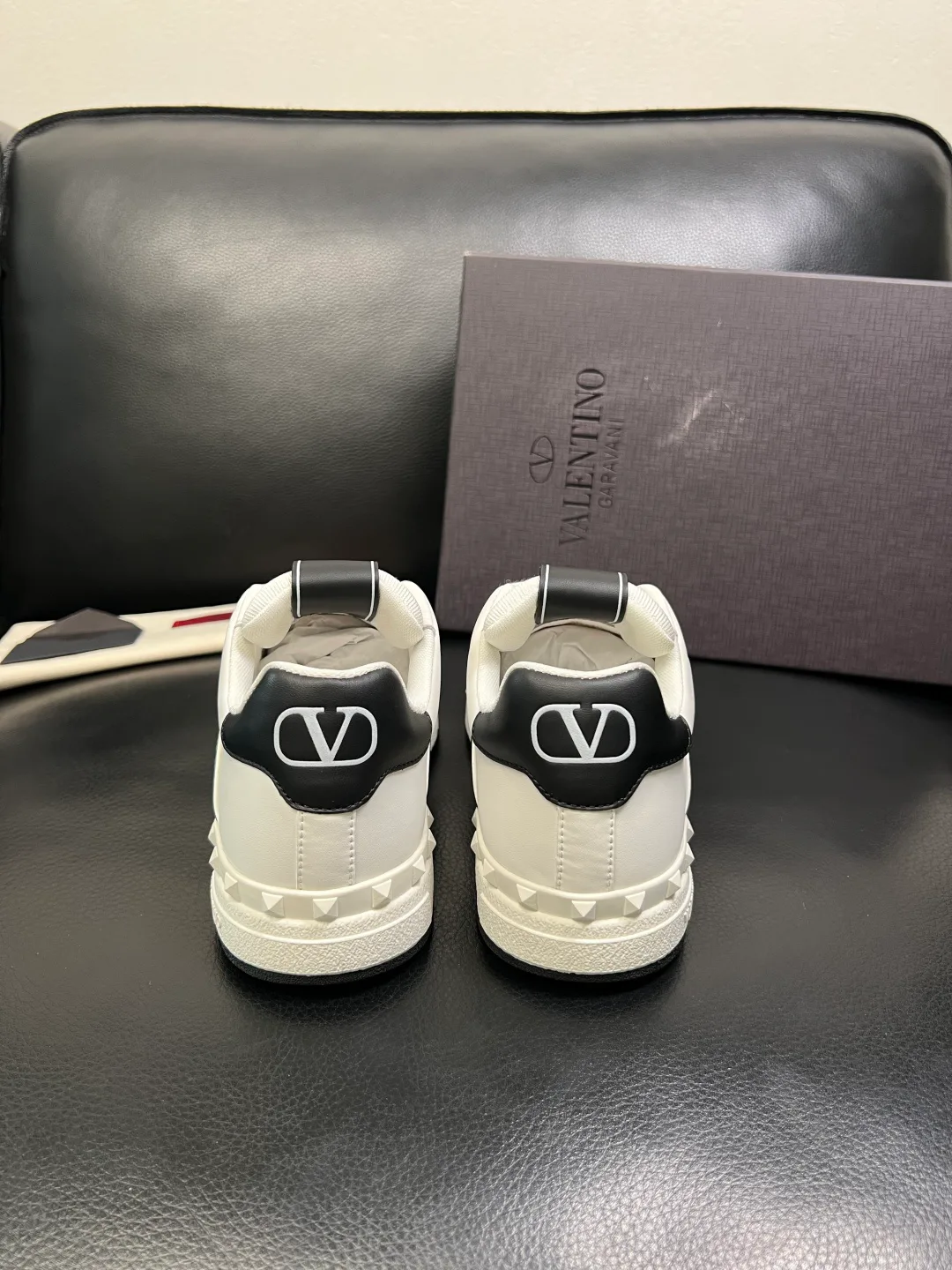Кроссовки Мужские Valentino 18592277