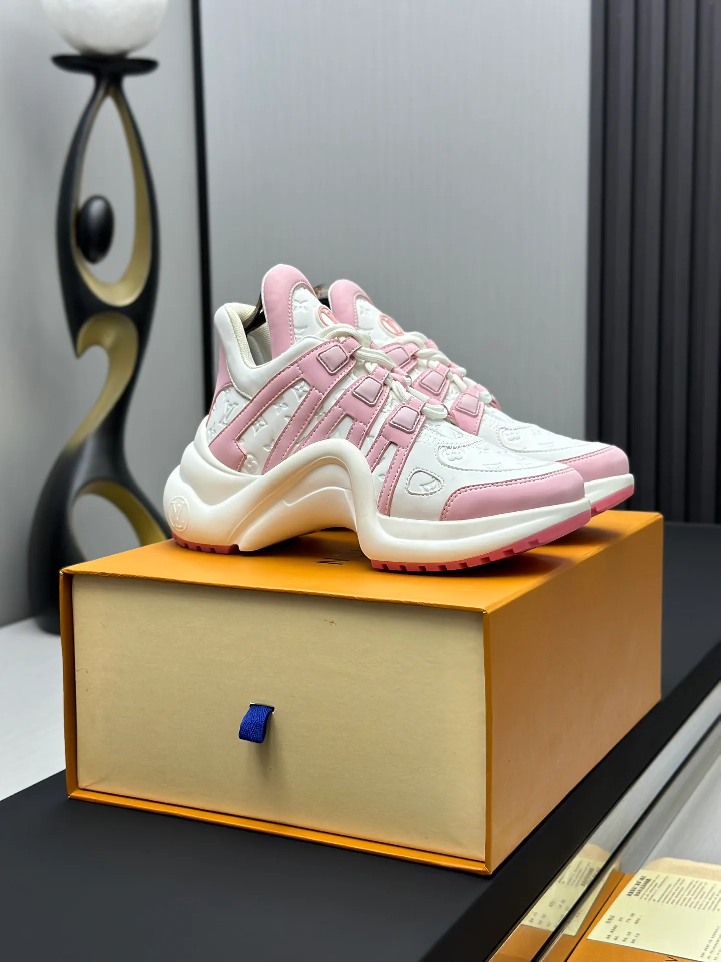 Women's Sneakers LOUIS VUITTON 18211997