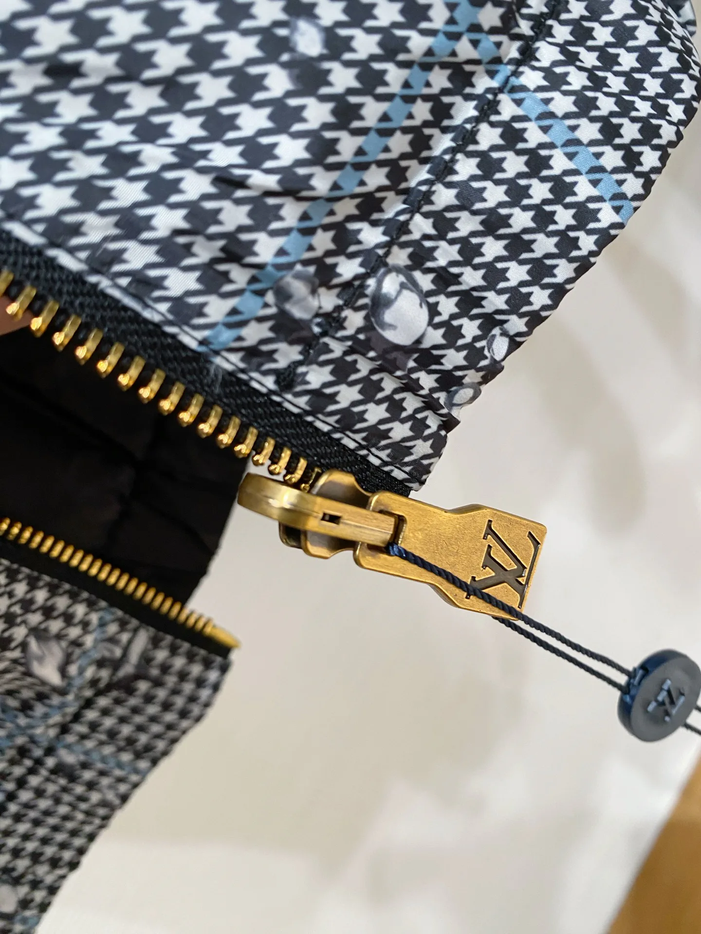Куртки И Пуховики Мужские Louis Vuitton 18618722