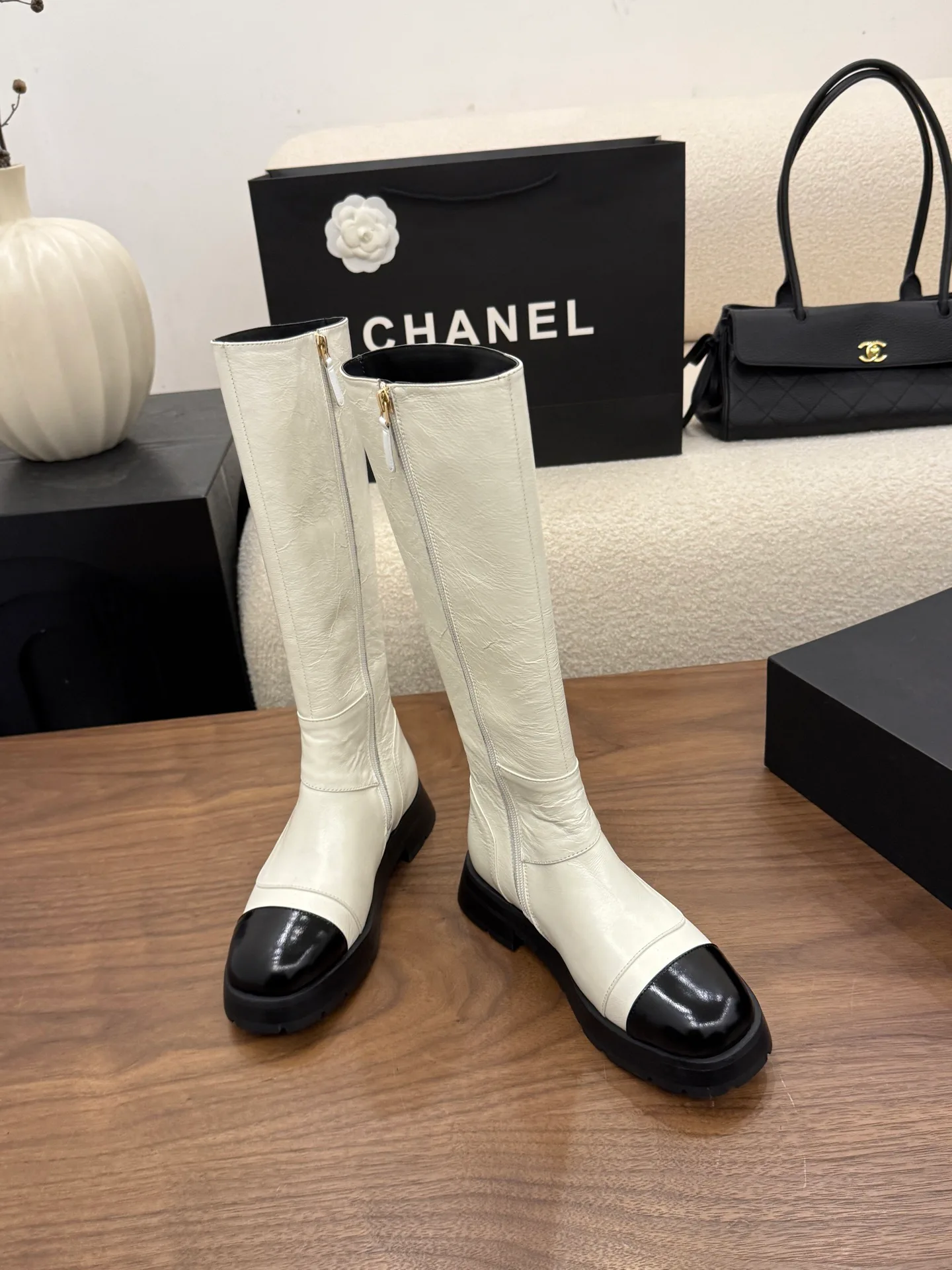 Women's Boots CHANEL 18323368