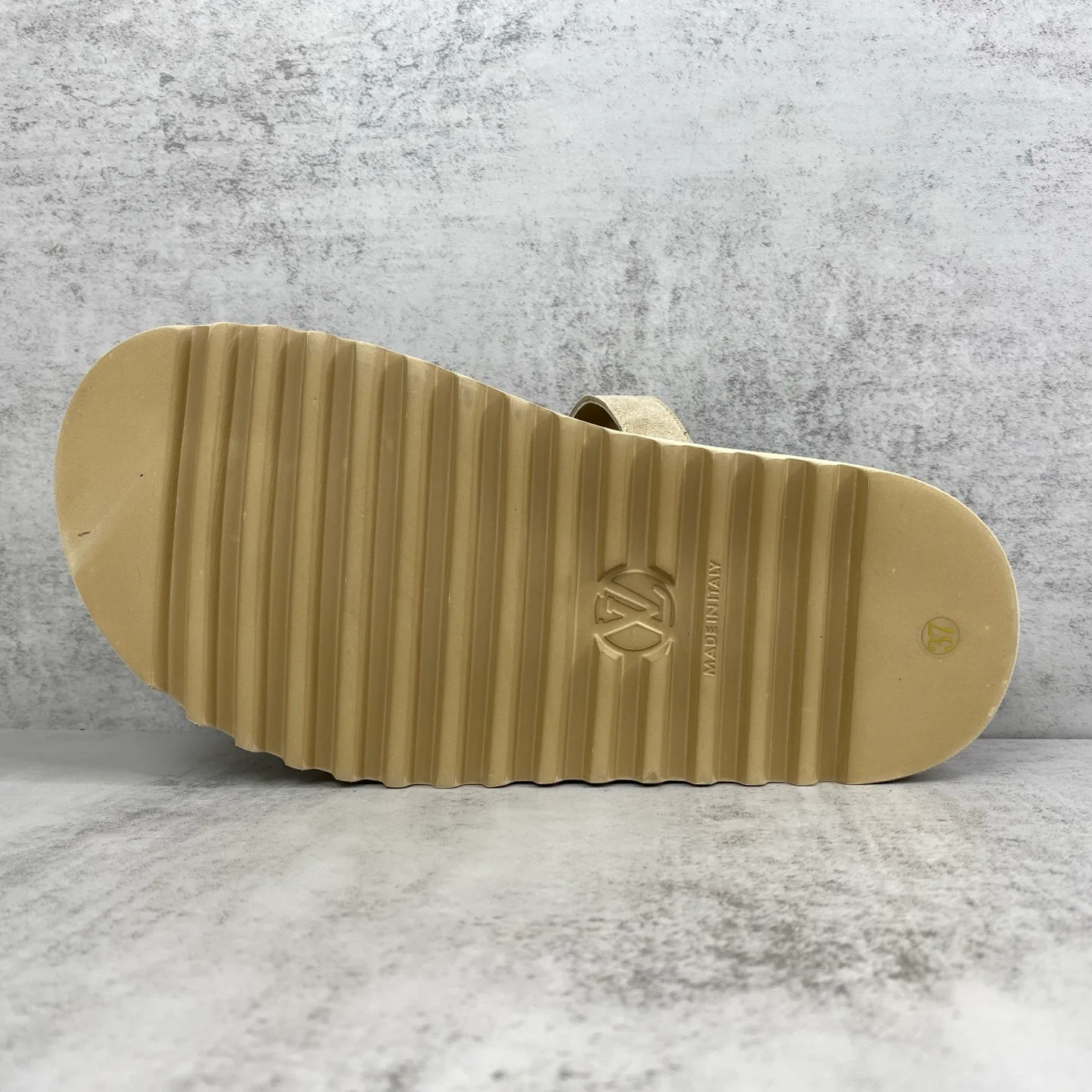 Women's Mules And Clogs LOUIS VUITTON 18464779