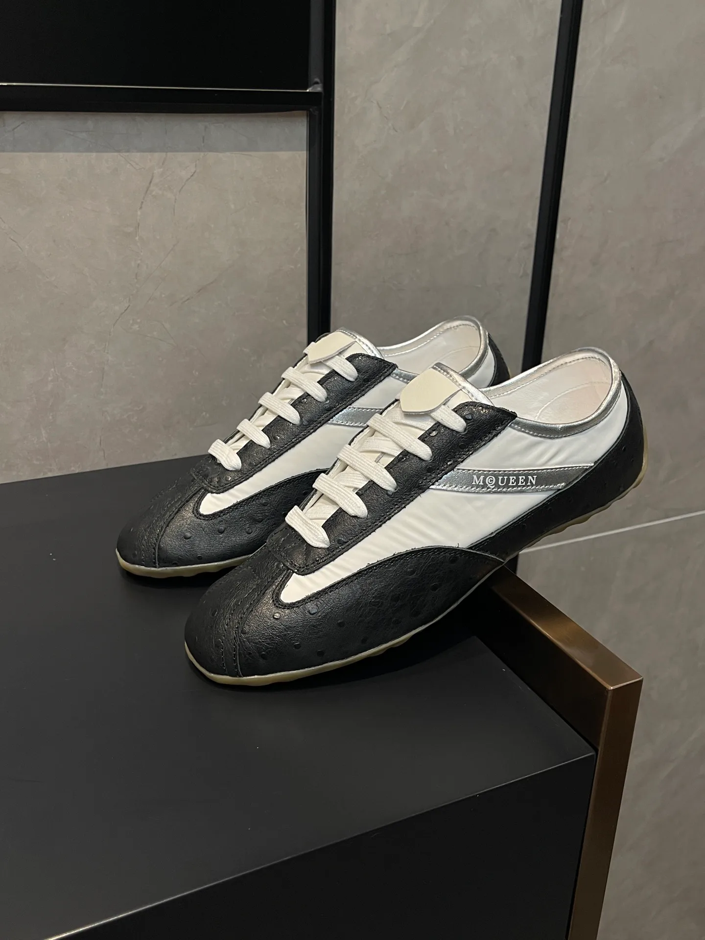 Women's Sneakers ALEXANDER MCQUEEN 18363943