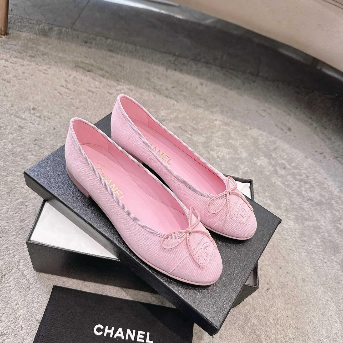 Women's Ballet Flats CHANEL 18323587