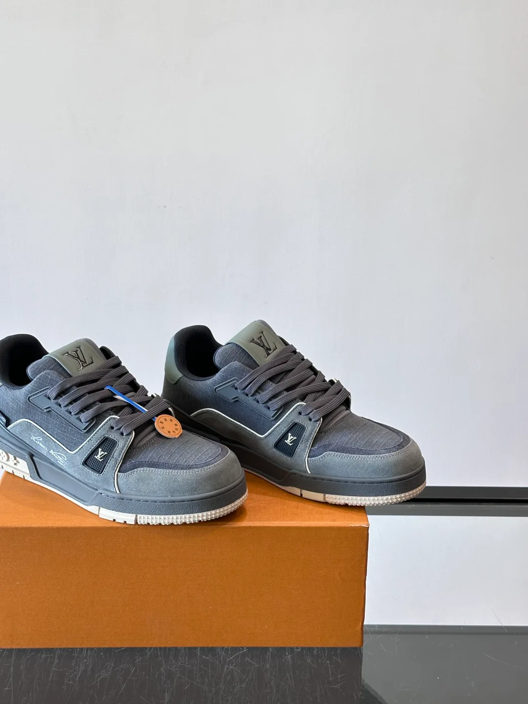Men's Sneakers LOUIS VUITTON 17604276
