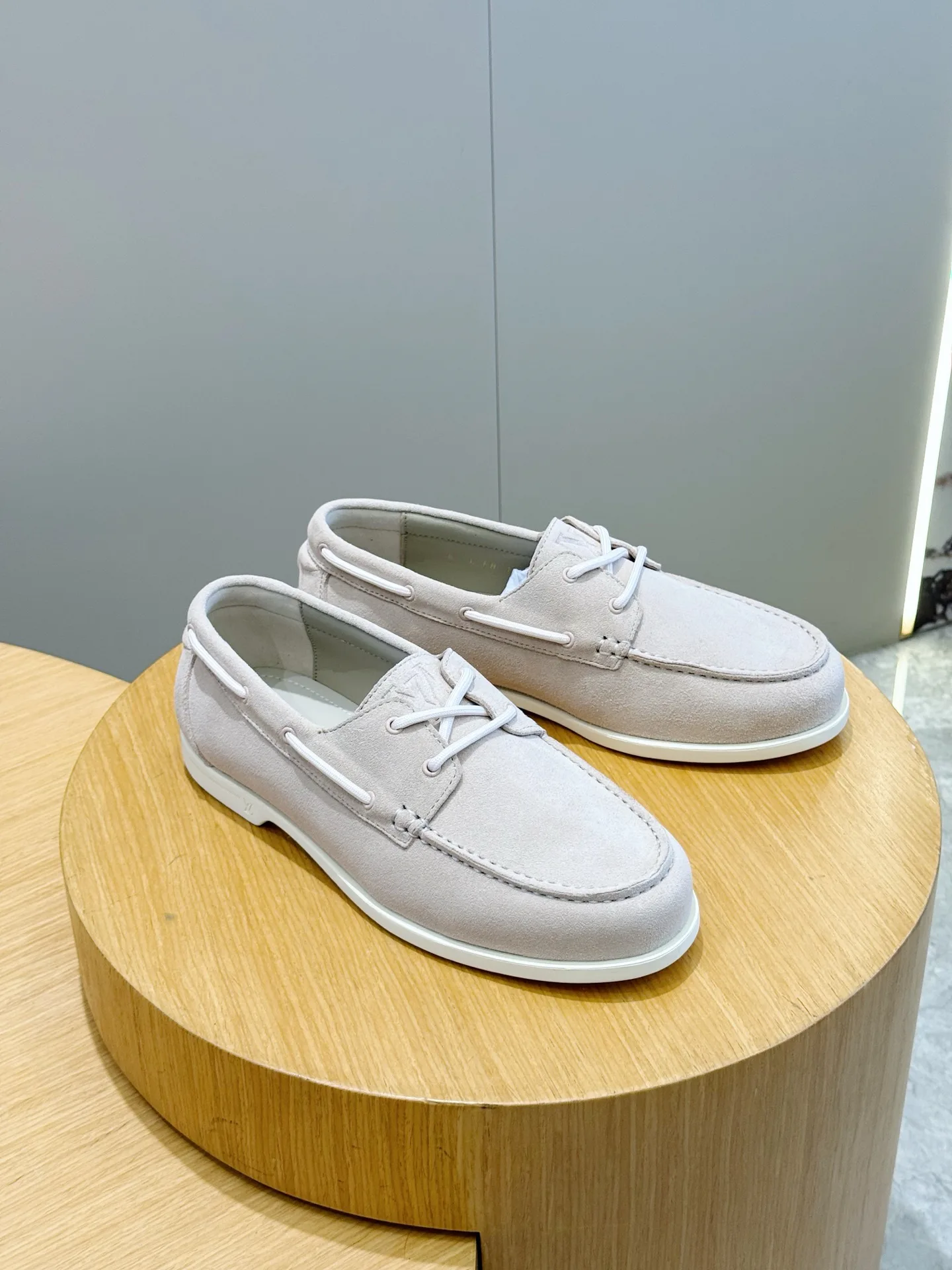 Men's Loafers And Dress Shoes LOUIS VUITTON 18277863