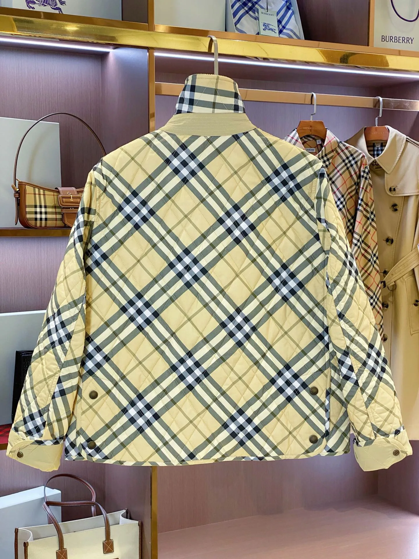 Women's Jackets And Down Jackets BURBERRY 18140713