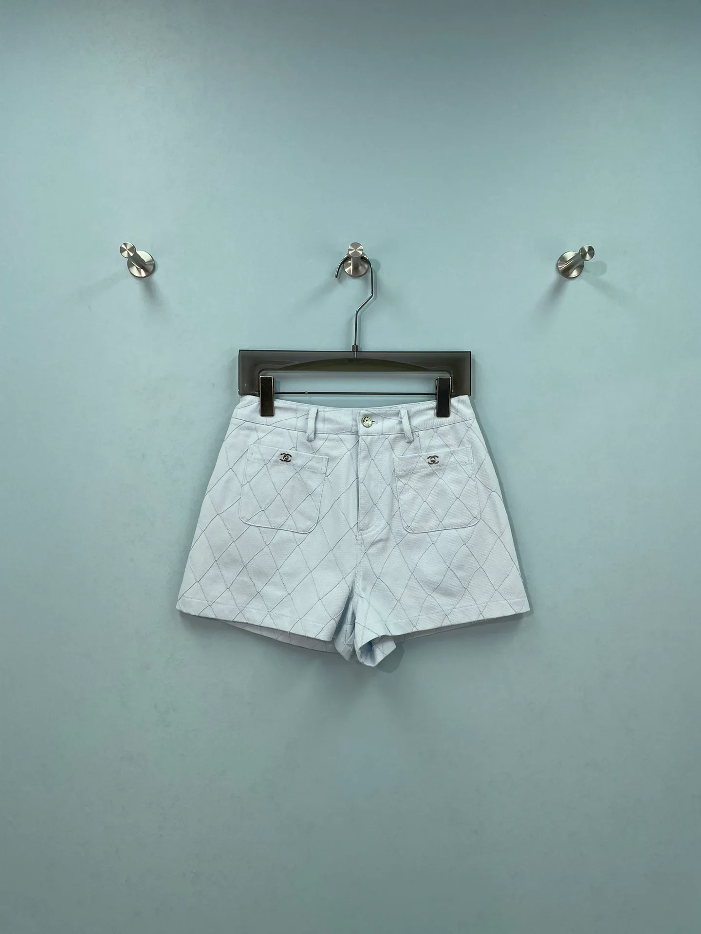 Women's Shorts CHANEL 17424171
