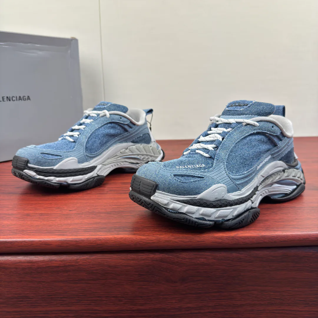 Women's Sneakers BALENCIAGA 18230795