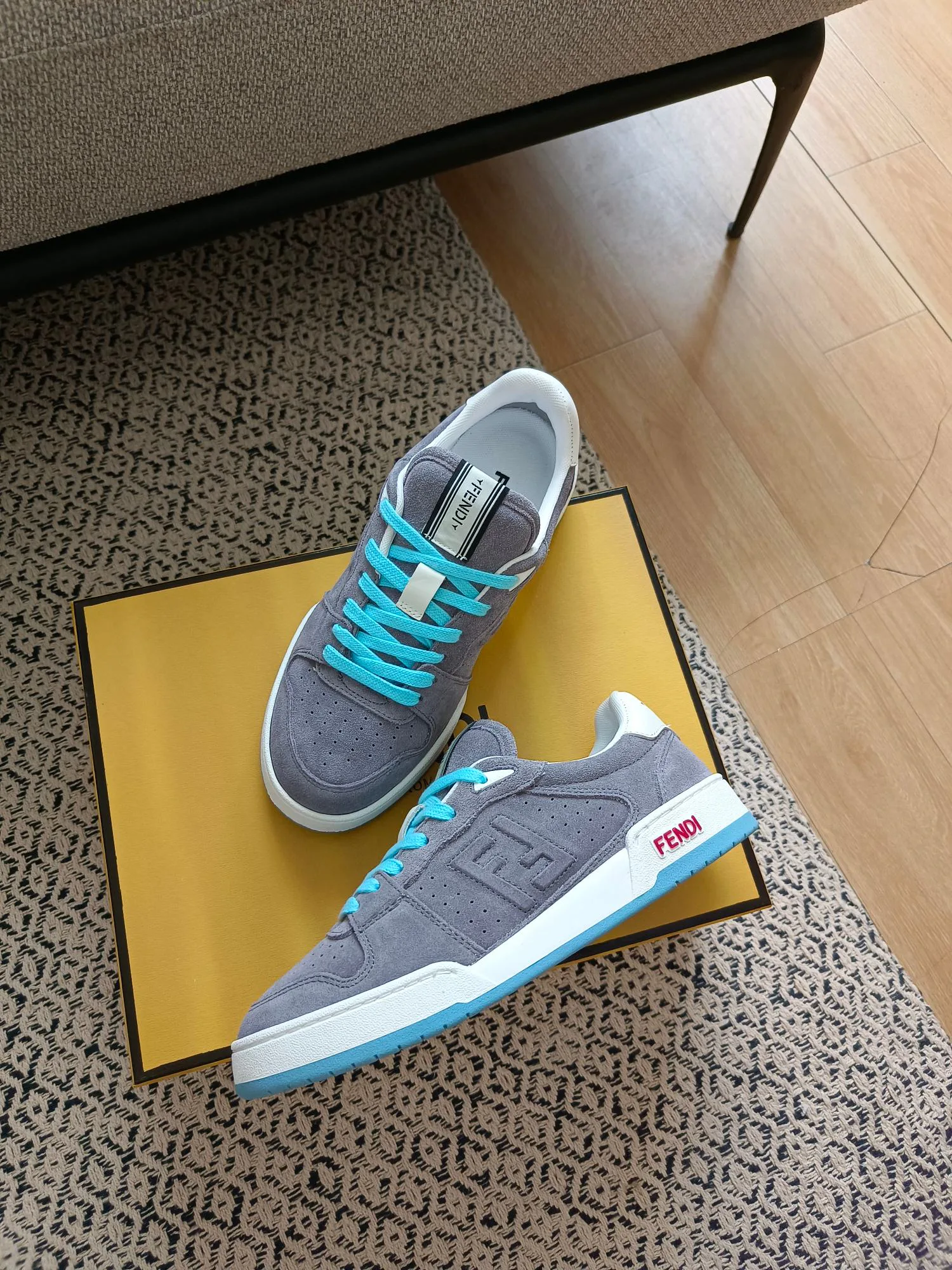 Women's Sneakers FENDI 18425930