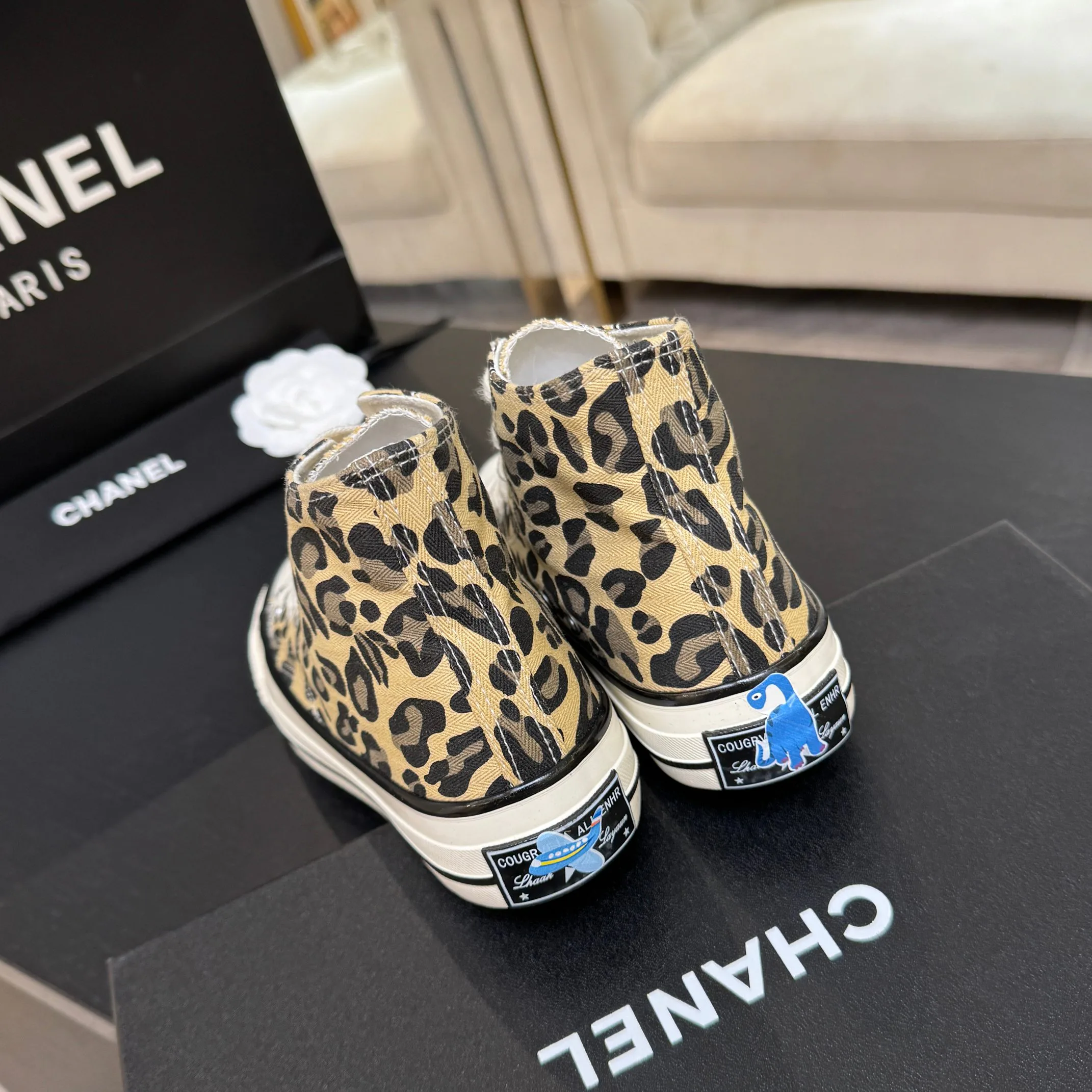 Women's Sneakers CHANEL 18062553