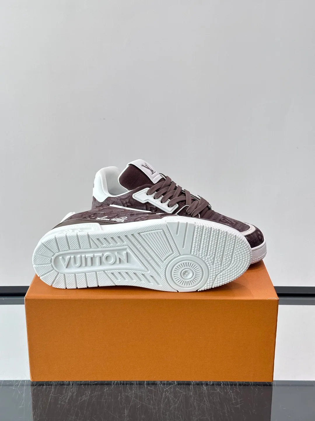 Women's Sneakers LOUIS VUITTON 17982450