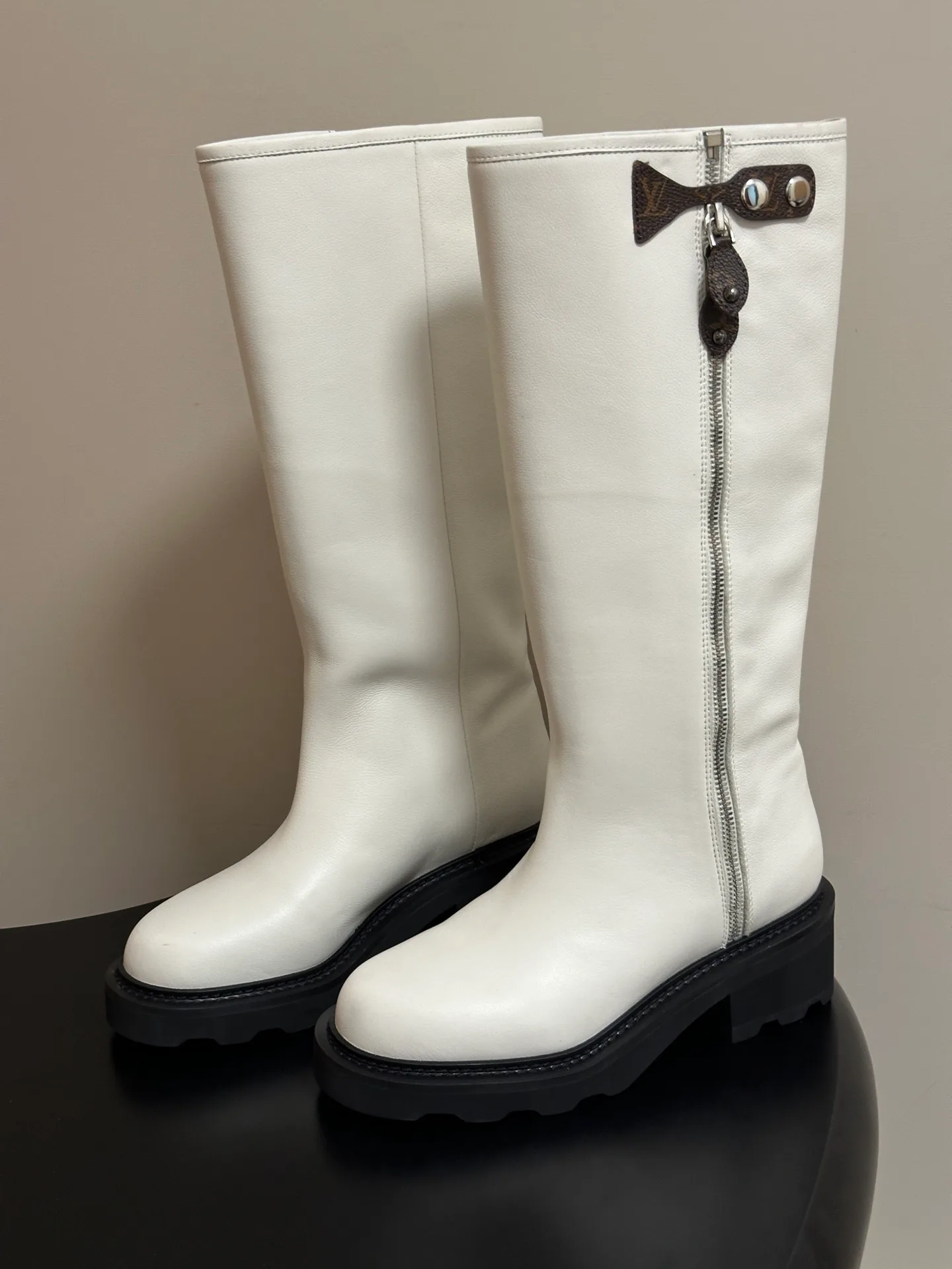 Women's Boots LOUIS VUITTON 18392520