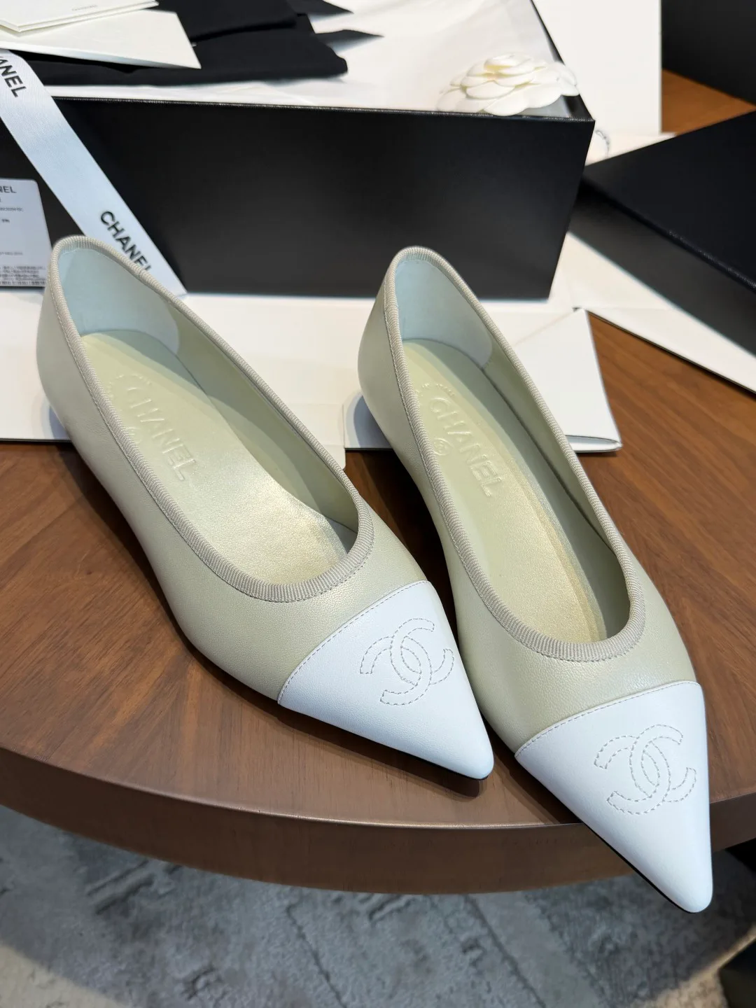 Women's Ballet Flats CHANEL 17884158